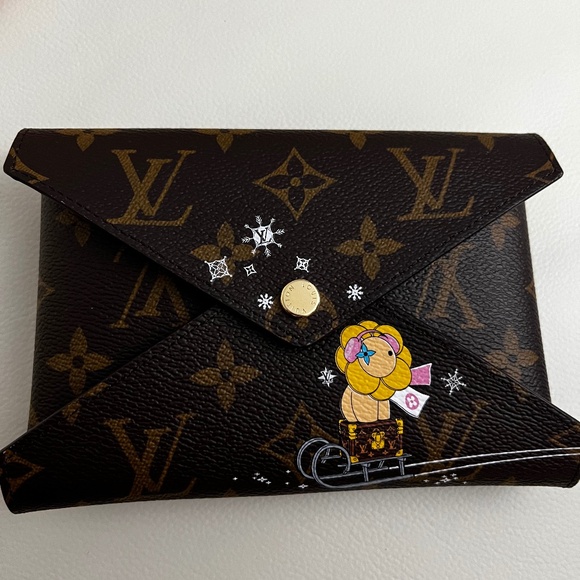 Louis Vuitton Handbags - AUTHENTIC Brand new Louis Vuitton Kirigami pouch (medium size only)